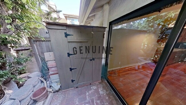 Building Photo - 2 Story 3Bd 2Ba Townhouse