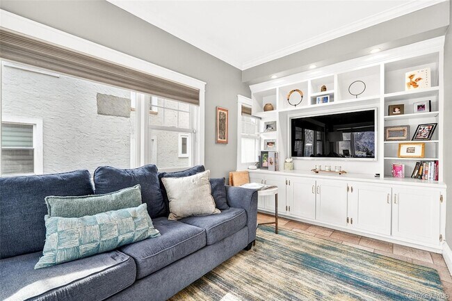 Building Photo - 14 Columbia Pl