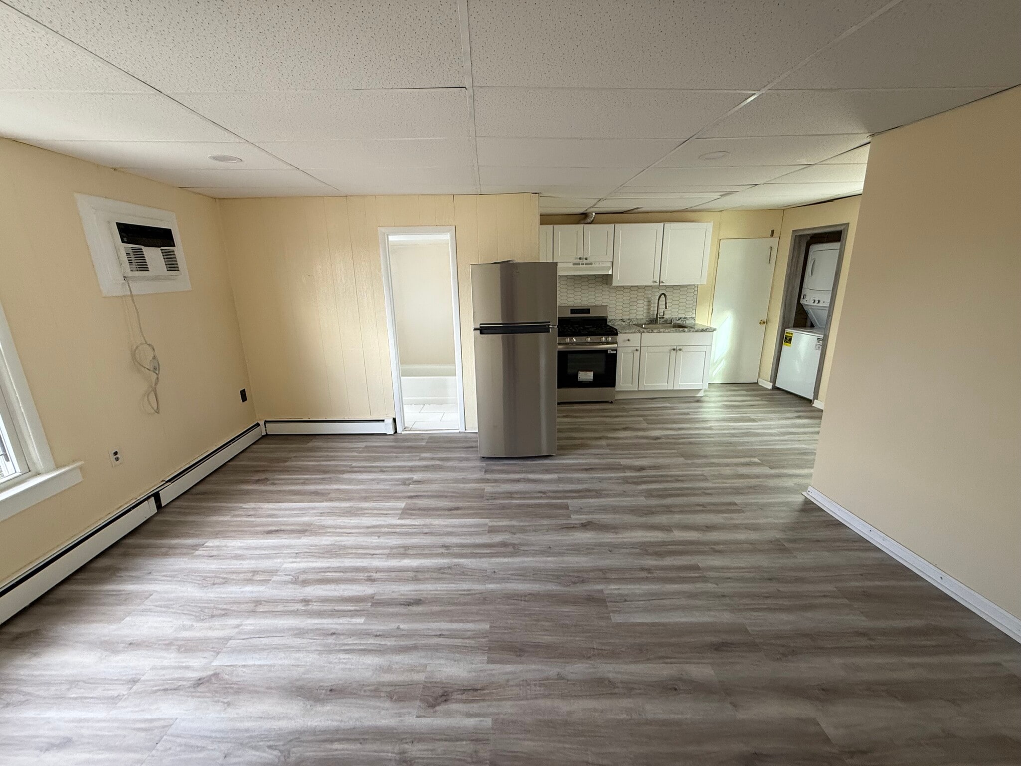 Building Photo - 144 Midland Ave