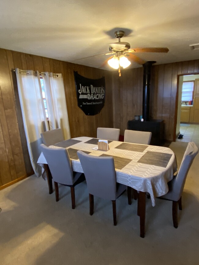 Dining Room - 1145 E Walnut St