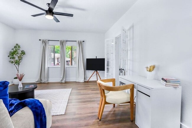 Building Photo - 1213 Spicewood