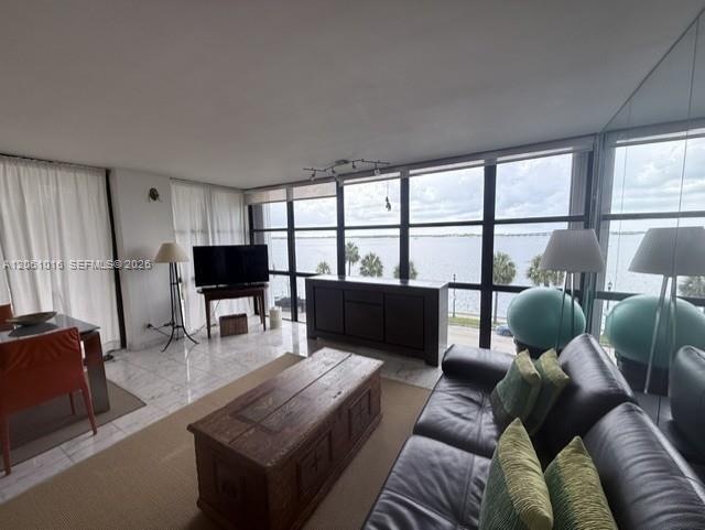Building Photo - 1440 Brickell Bay Dr