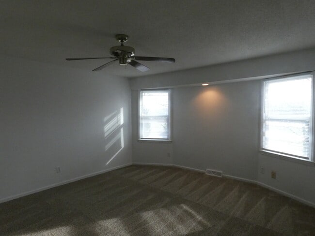 Building Photo - Beautiful Home in North Kansas City School District!