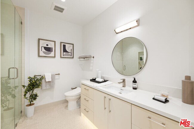 Building Photo - 130 S Sepulveda Blvd