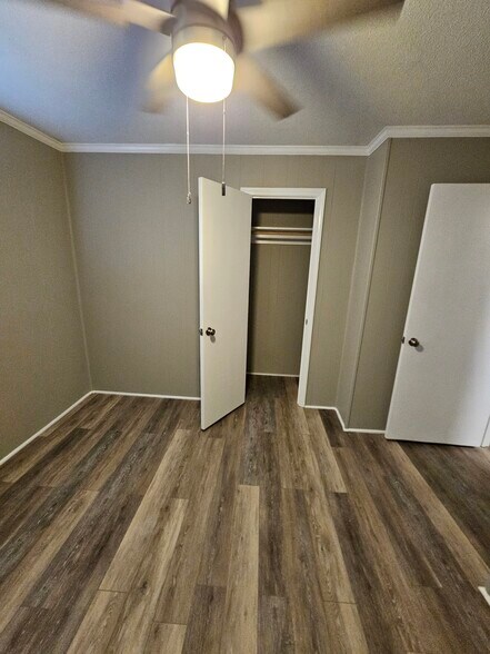 Building Photo - 1131 W Brookgreen Dr