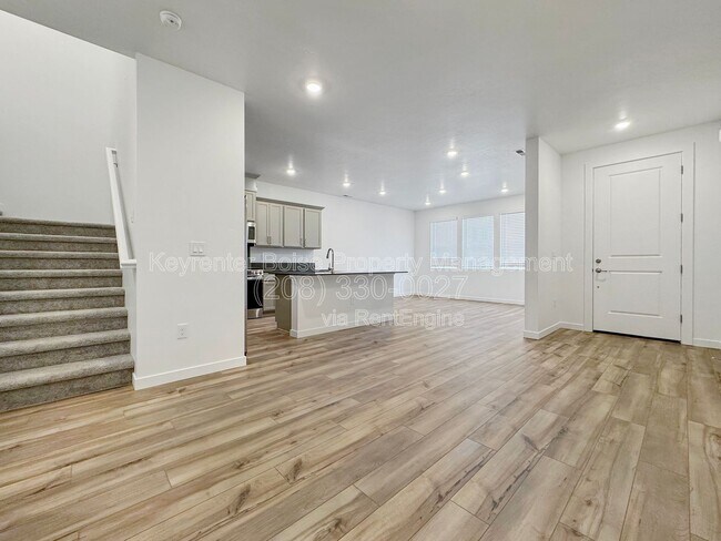 Building Photo - 4119 W Perspective St