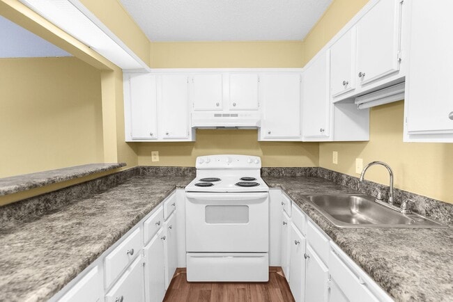 Interior Photo - Cliff Highlands