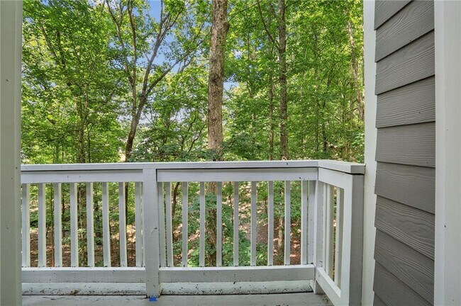 Building Photo - 545 Woodman Pl