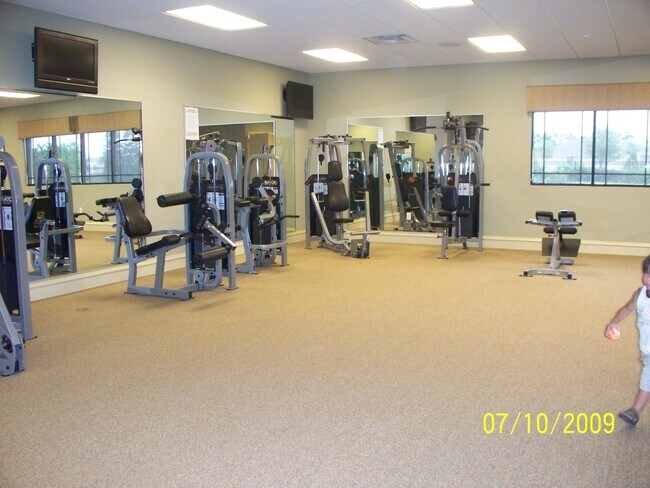 Building Photo - Beautiful 4/5 Bedroom Home in Wyndham Lakes
