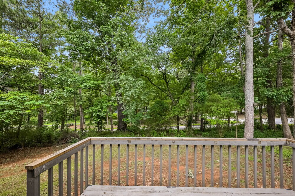 Building Photo - 2092 Wedgewood Dr