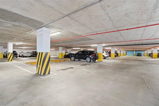 Building Photo - 2101 Brickell Ave