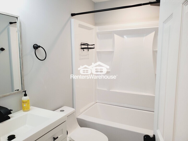 Building Photo - 2815 Old Concord Rd SE