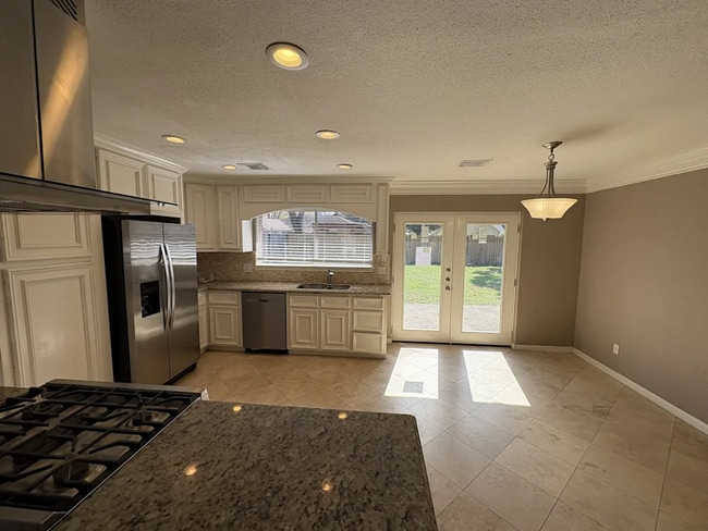 Building Photo - 22508 Red River Dr