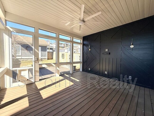 Building Photo - 2209 10th Ave S