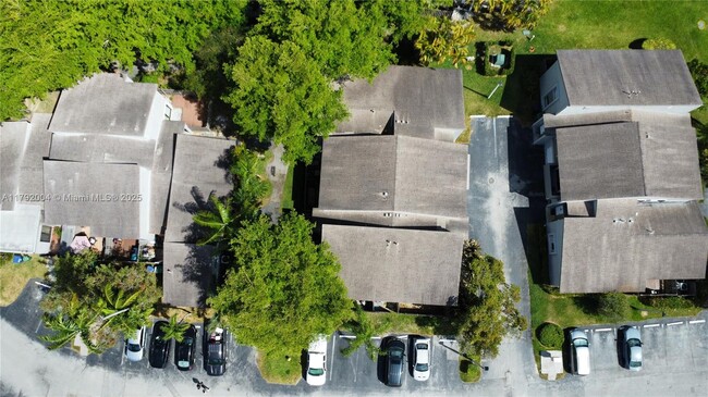 Building Photo - 10619 SW 113th Pl