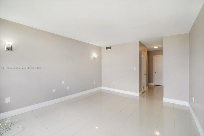 Building Photo - 2780 NE 183rd St
