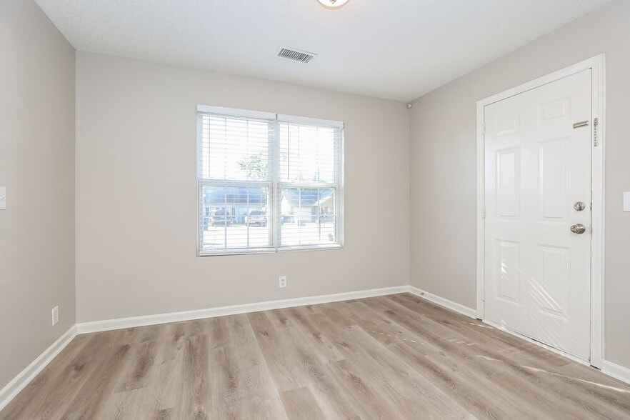 Building Photo - 2728 Painted Pony Dr