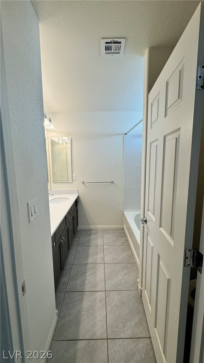 Building Photo - 5035 Lakewood Creek Ave