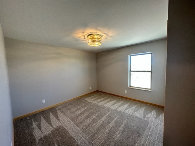 Building Photo - 404 Walnut Ct E