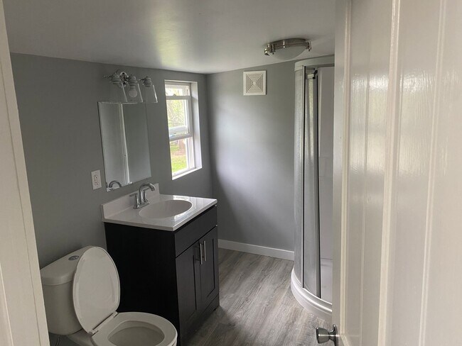 Building Photo - Elm/McDonald