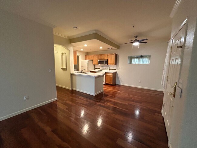 Building Photo - Nice condo located in Balboa Park. Water/Sewer/Garbage included