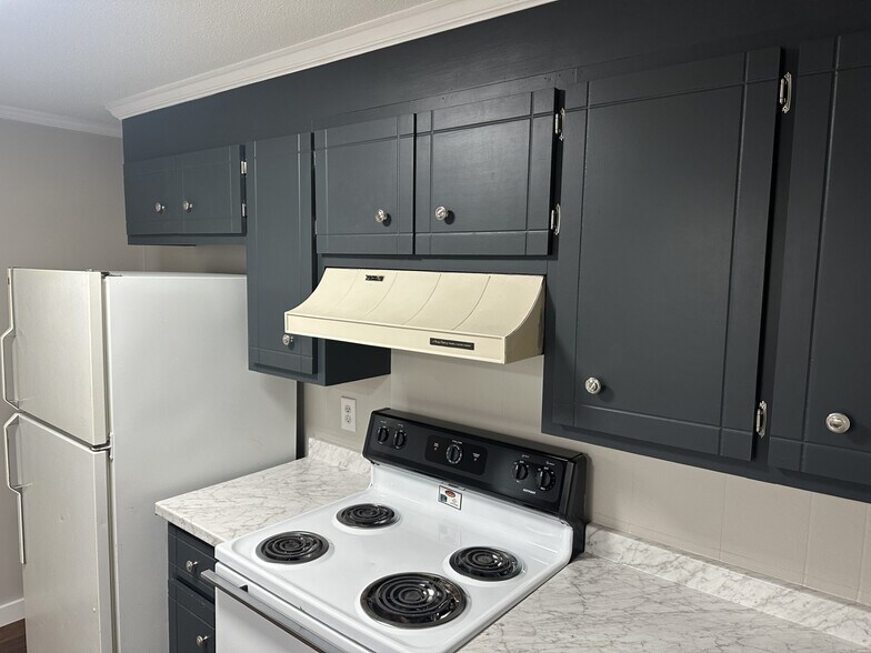 Building Photo - 116 Bayberry St