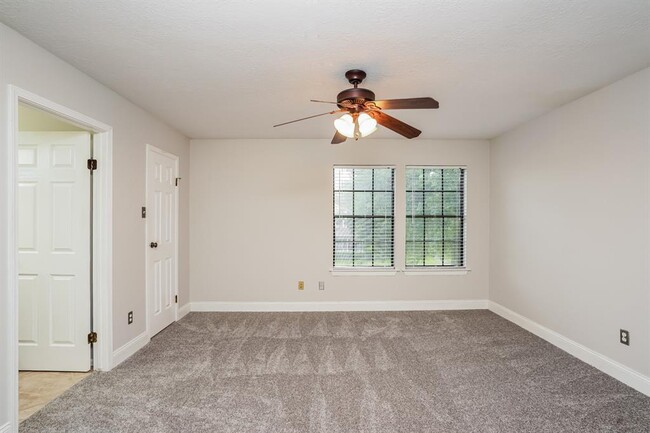 Building Photo - 17263 Saturn Ln