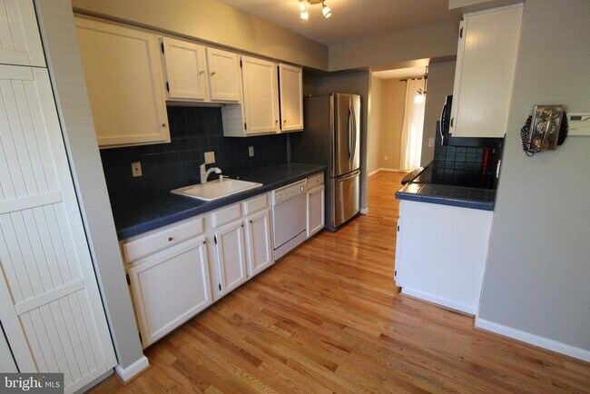 Building Photo - 6055 Meyers Landing Ct