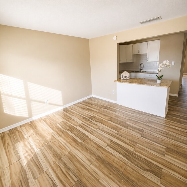 Building Photo - 2501 Harn Blvd