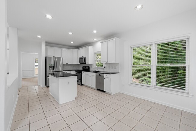 Building Photo - Spacious Renovated Home on a Quiet Cul-de-Sac Single-family · Professionally managed · Move-in ready