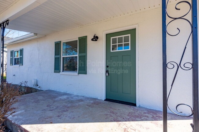 Building Photo - 3312 Tarlton Ave