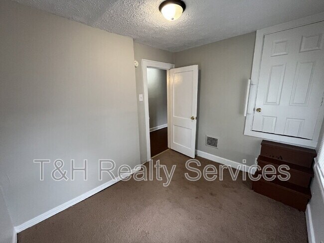 Building Photo - 4218 Carrollton Ave