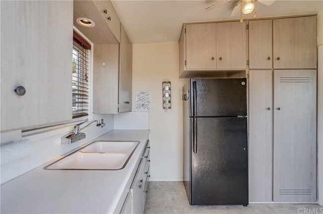 Building Photo - 714 W 31st St
