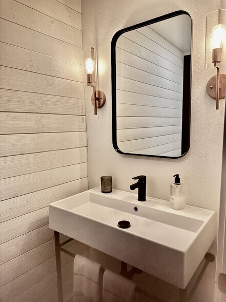 Main level half bath - 128 Mallard Loop