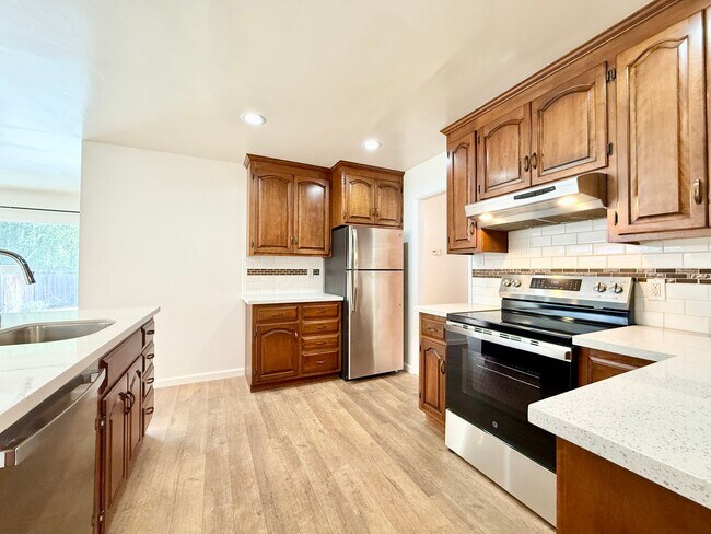 Building Photo - Newly Remodeled San Bruno Home - Easy SF/Silicon Valley Commute