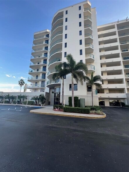 Building Photo - 670 Island Way