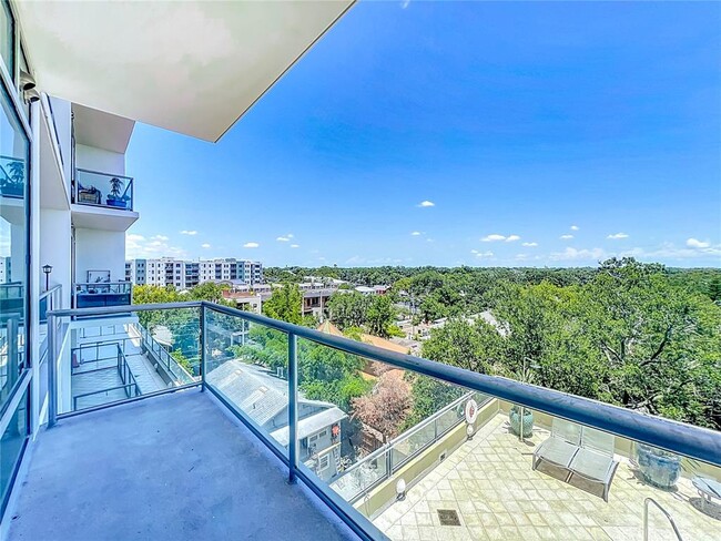 Building Photo - 101 S Eola Dr