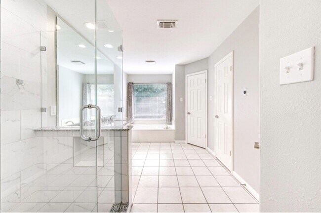 Building Photo - 3838 Fawn Creek Dr