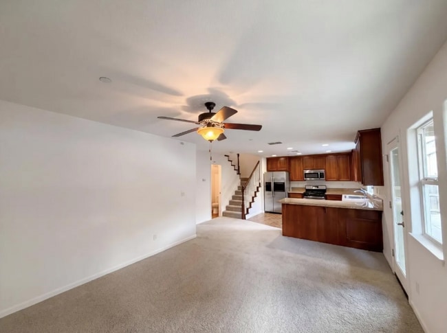 Building Photo - 251 Sugnet Way