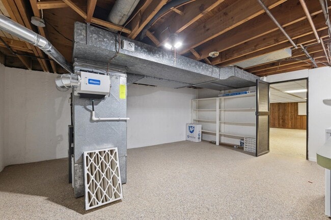 Building Photo - 25568 Kinyon St