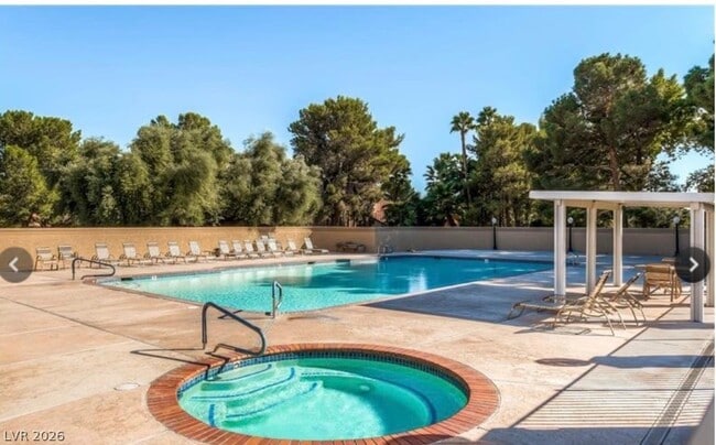 Building Photo - 8243 Round Hills Cir