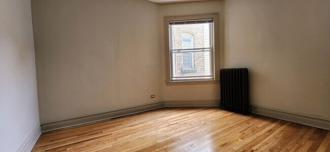 Building Photo - 4856 W Dakin St