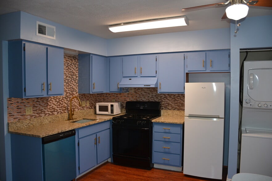 Building Photo - 3267 Niagara Sq