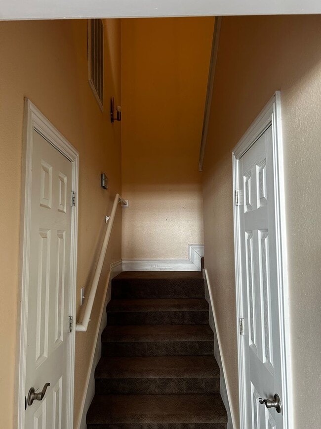 Building Photo - Fayetteville Home in Salem Village Subdivision!