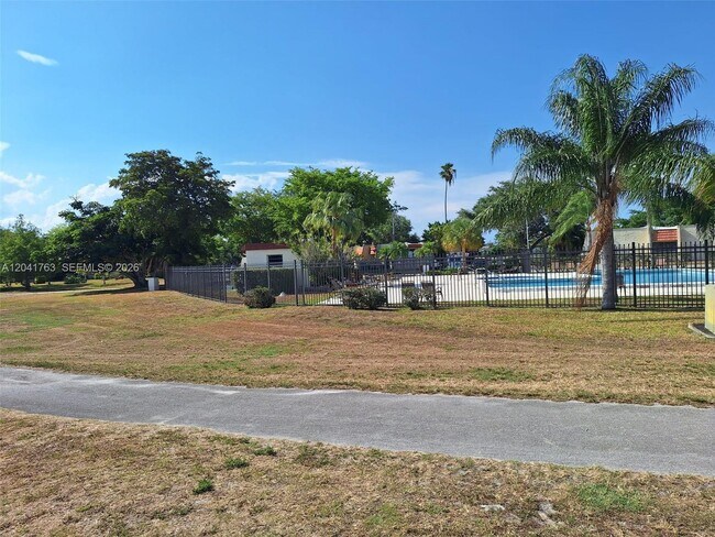 Building Photo - 6553 NW 99th Ave