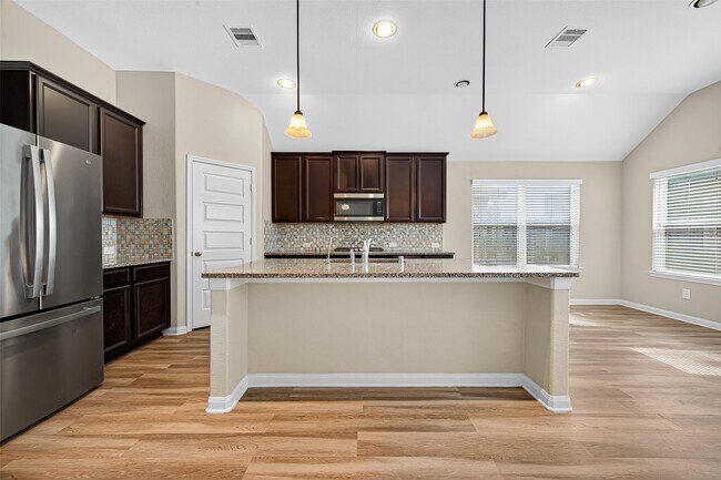 Building Photo - 17914 Logans Pine Dr