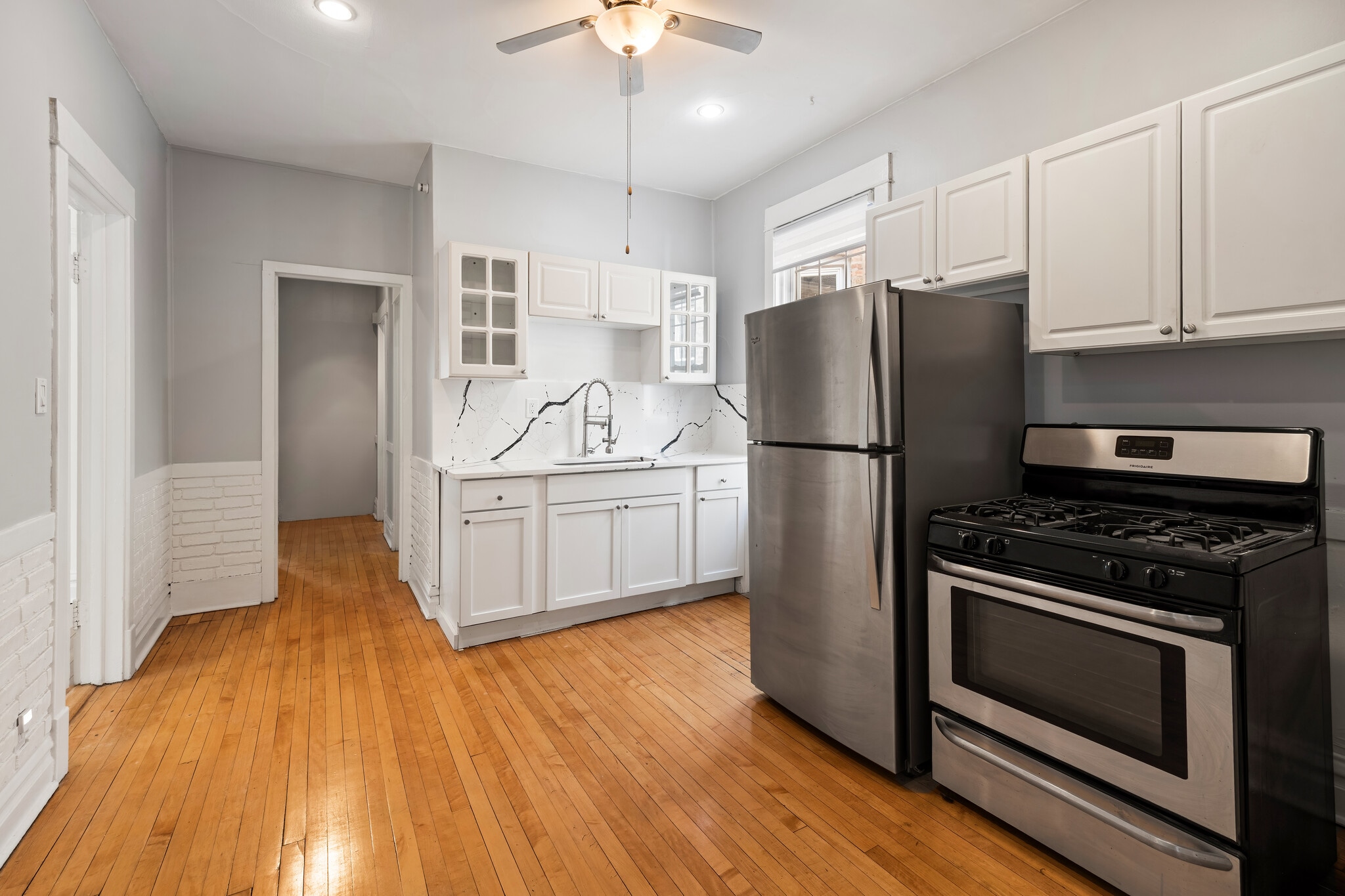 Building Photo - 3915 N Seeley Ave