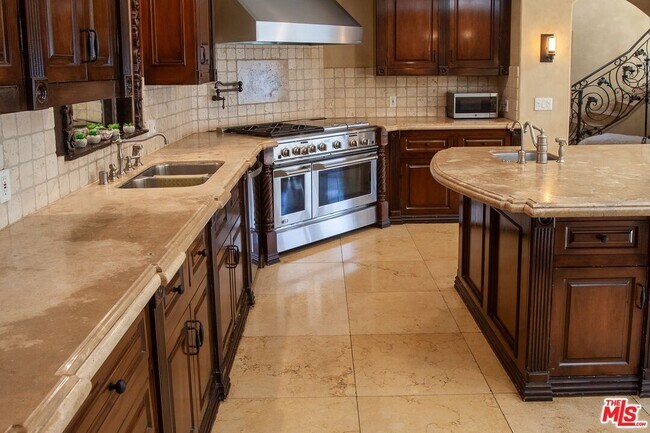 Building Photo - 3501 Caribeth Dr