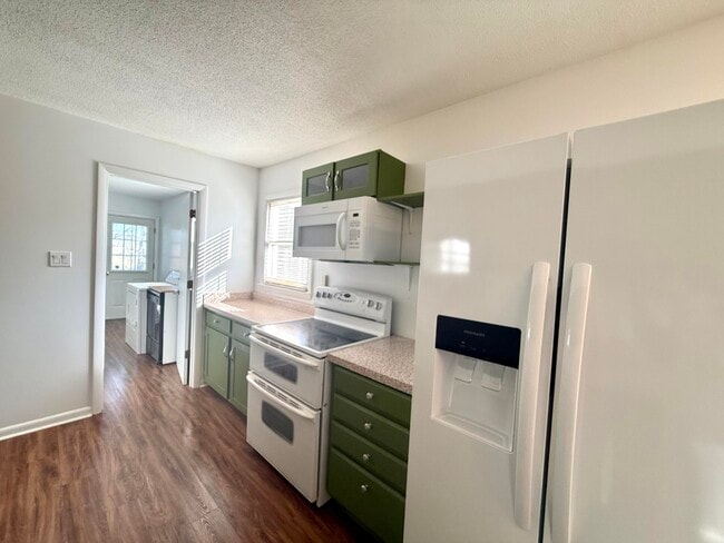 Building Photo - 1405 Webb Ridge Rd