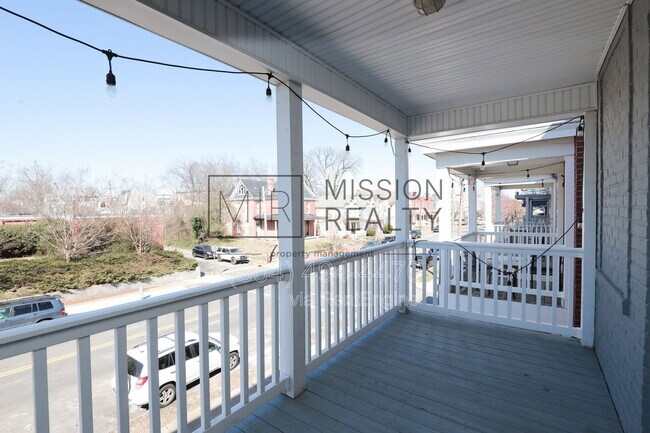 Building Photo - 1402 Bainbridge St